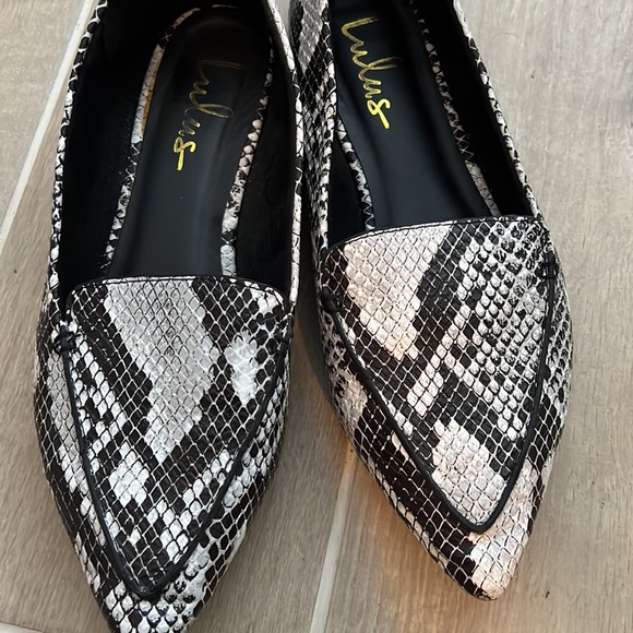Lulus snake print flats - Picture 4 of 6